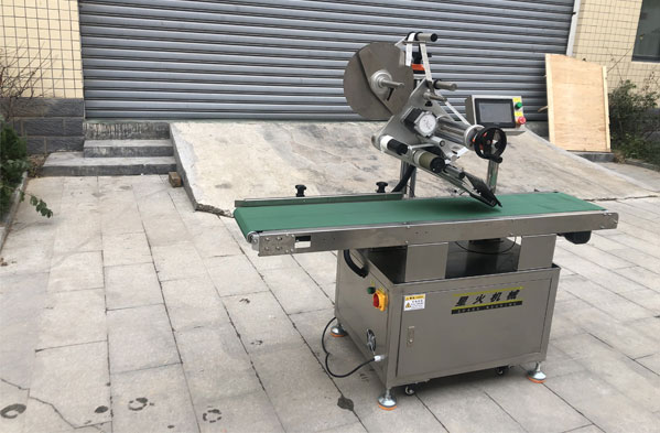 多功能平麵貼標機實拍圖